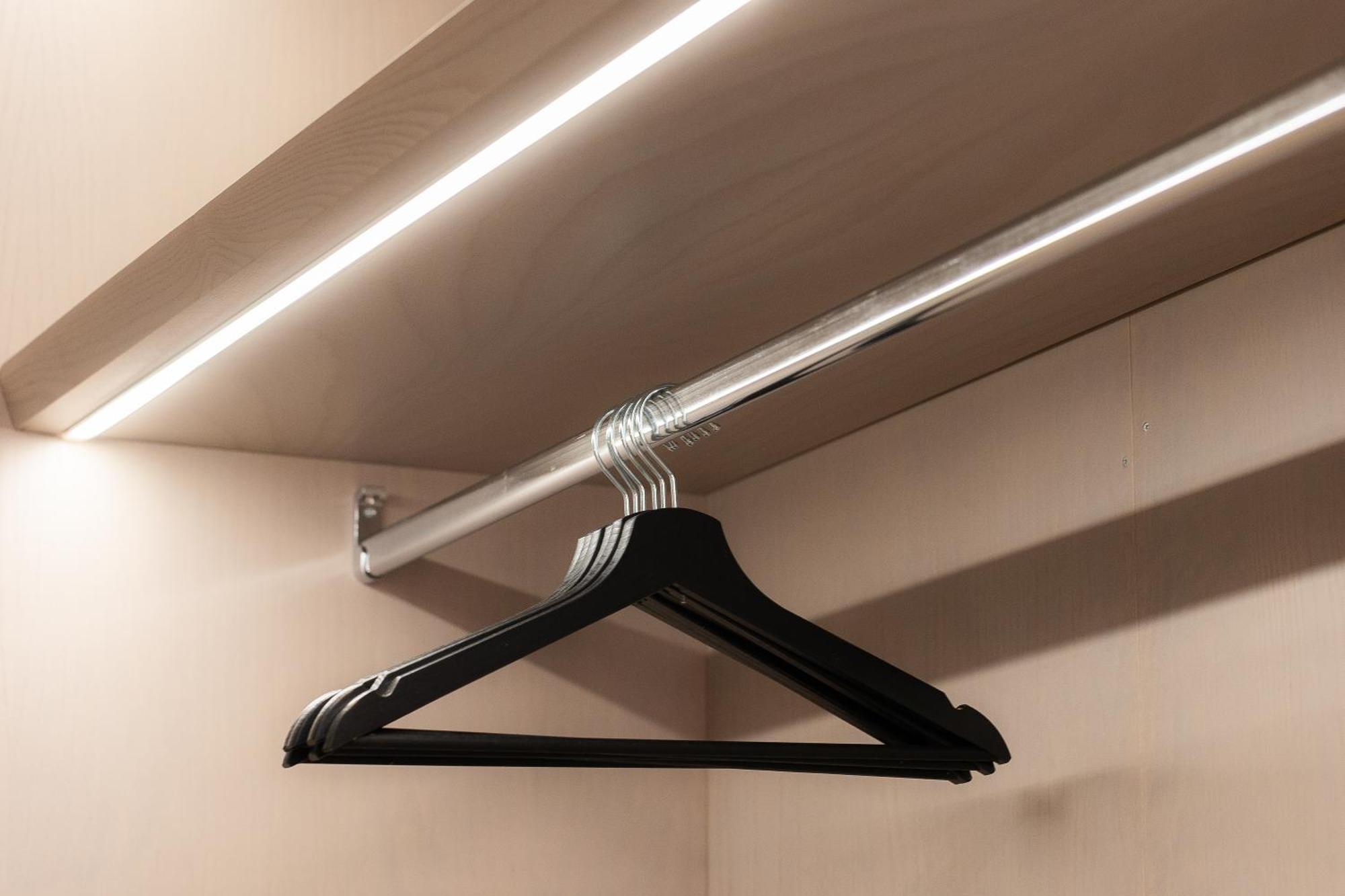 Iron Luxury * Rom